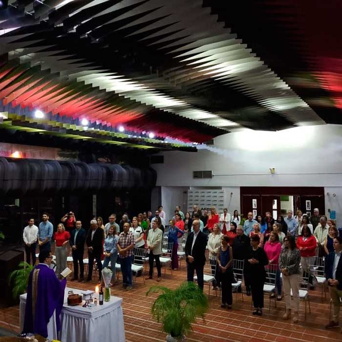 not700-misa-de-navidad