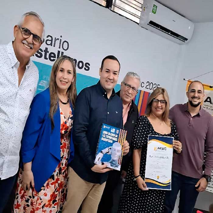 not700_bautizo-del-libro-blanco