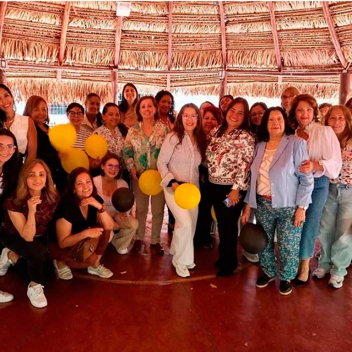 not700_el-espejo-me-dice-guapa